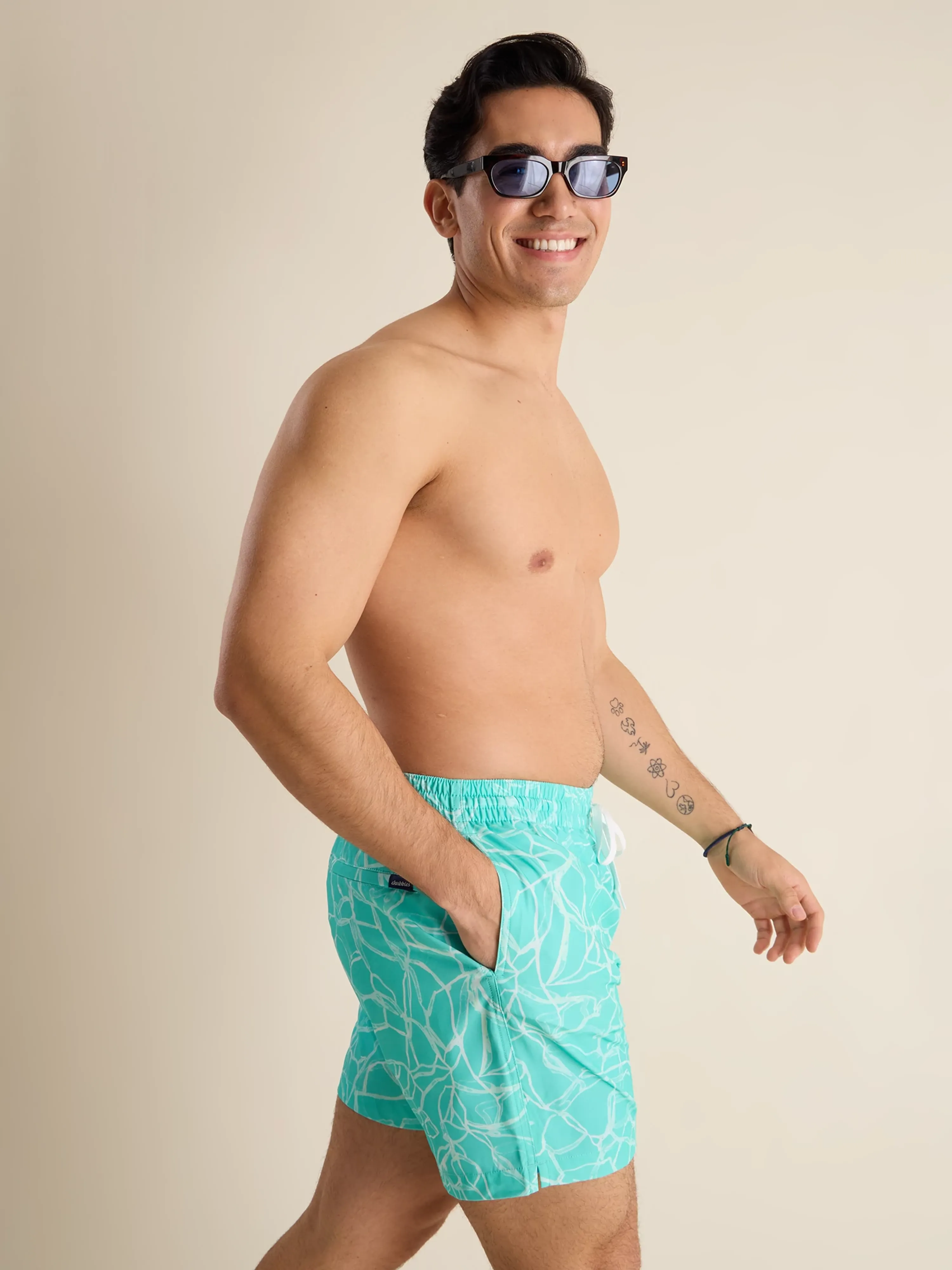 The Pool Parties 5.5" (Classic Lined Swim Trunk)