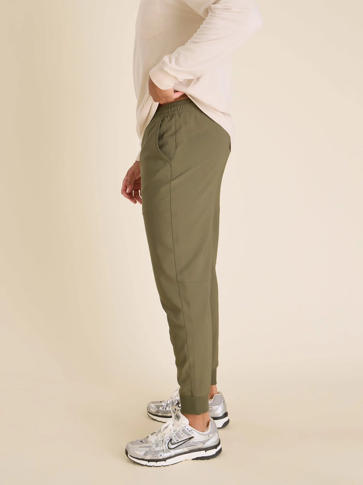 1692-the-hidden-jungles-everywear-performance-jogger-3.jpg The Hidden Jungles (Everywear Performance Jogger)