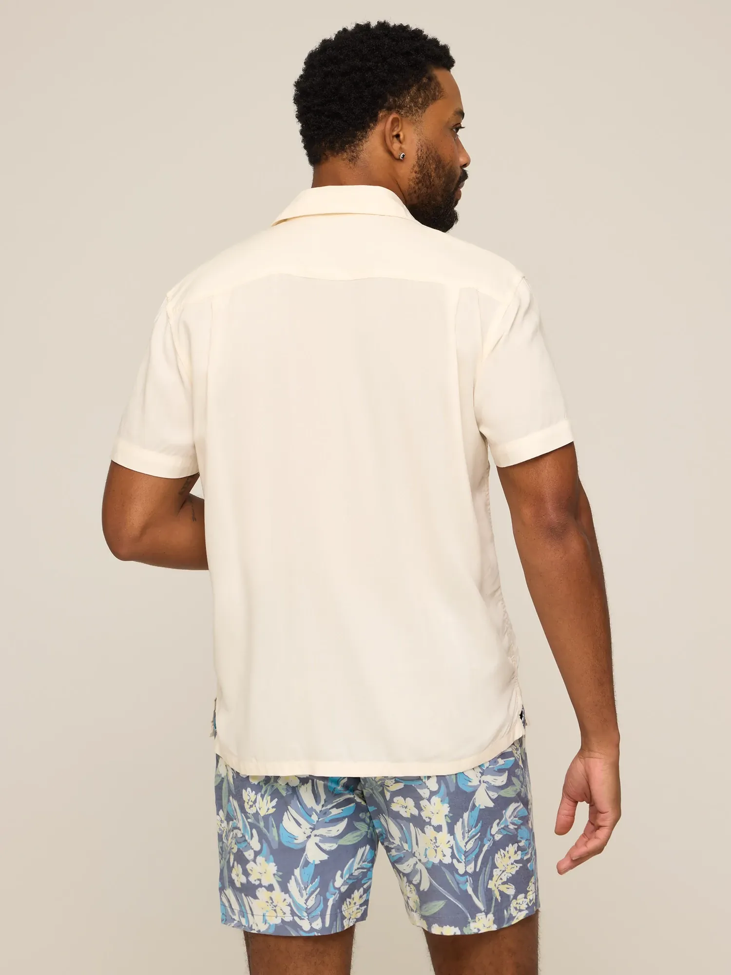 1710-the-ivory-lotus-rayon-sunday-shirt-3.webp The Ivory Lotus (Rayon Sunday Shirt)
